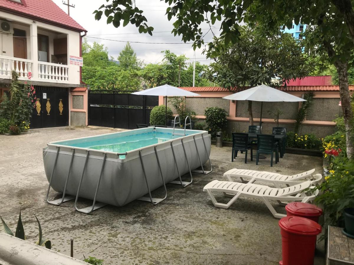Linda Guest House Batumi Eksteriør billede