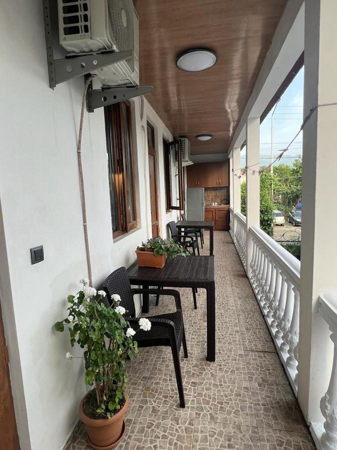 Linda Guest House Batumi Eksteriør billede