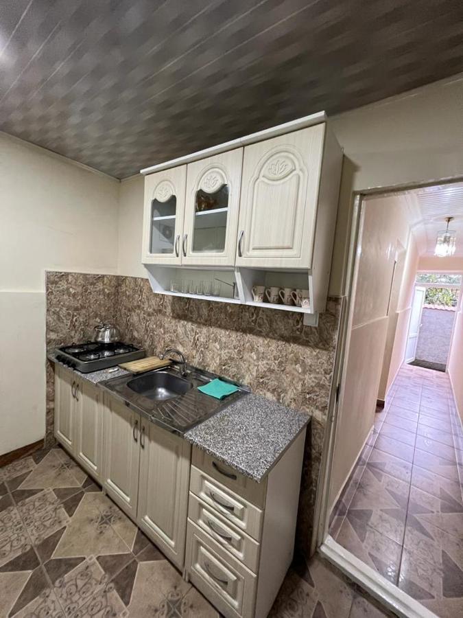 Linda Guest House Batumi Eksteriør billede